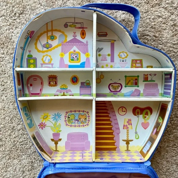 Littlest Pet Shop Carrying Storage Case with Accessories - Picture 10 of 15